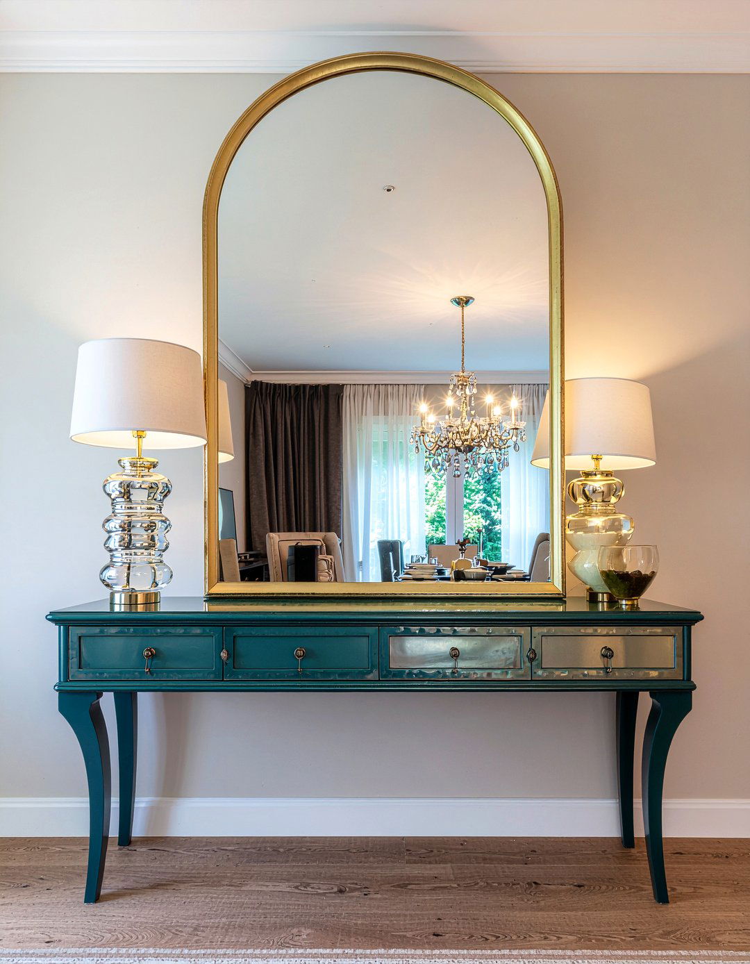 Oversized wall mirror - 30 dining room wall decor ideas