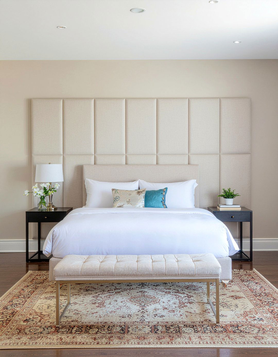 Padded wall panel - 30 glam bedroom ideas