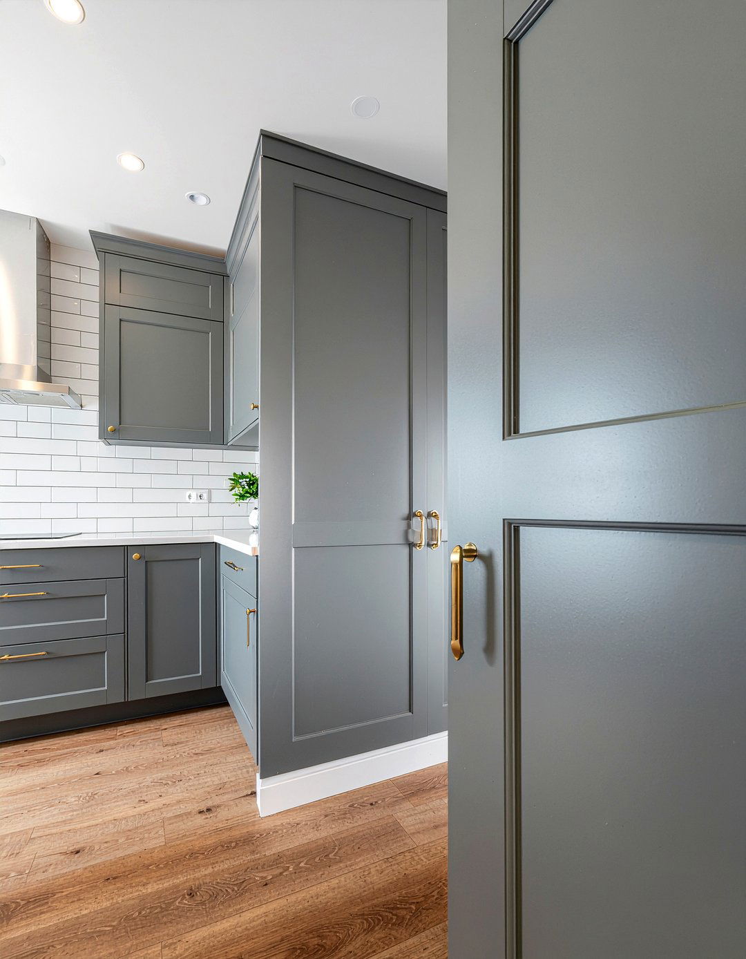 Paint Interior Doors - 30 budget kitchen ideas