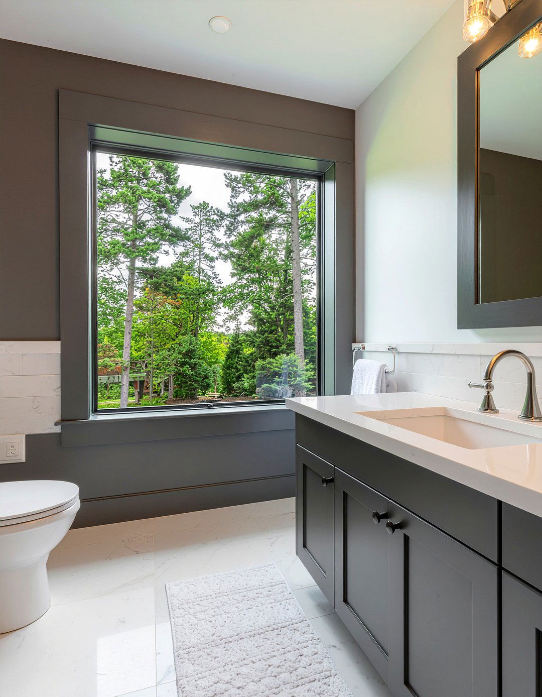 Paint window trim - 30 low cost bathroom makeover ideas