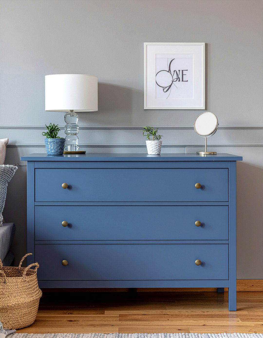 Painted Furniture - 30 inexpensive bedroom ideas