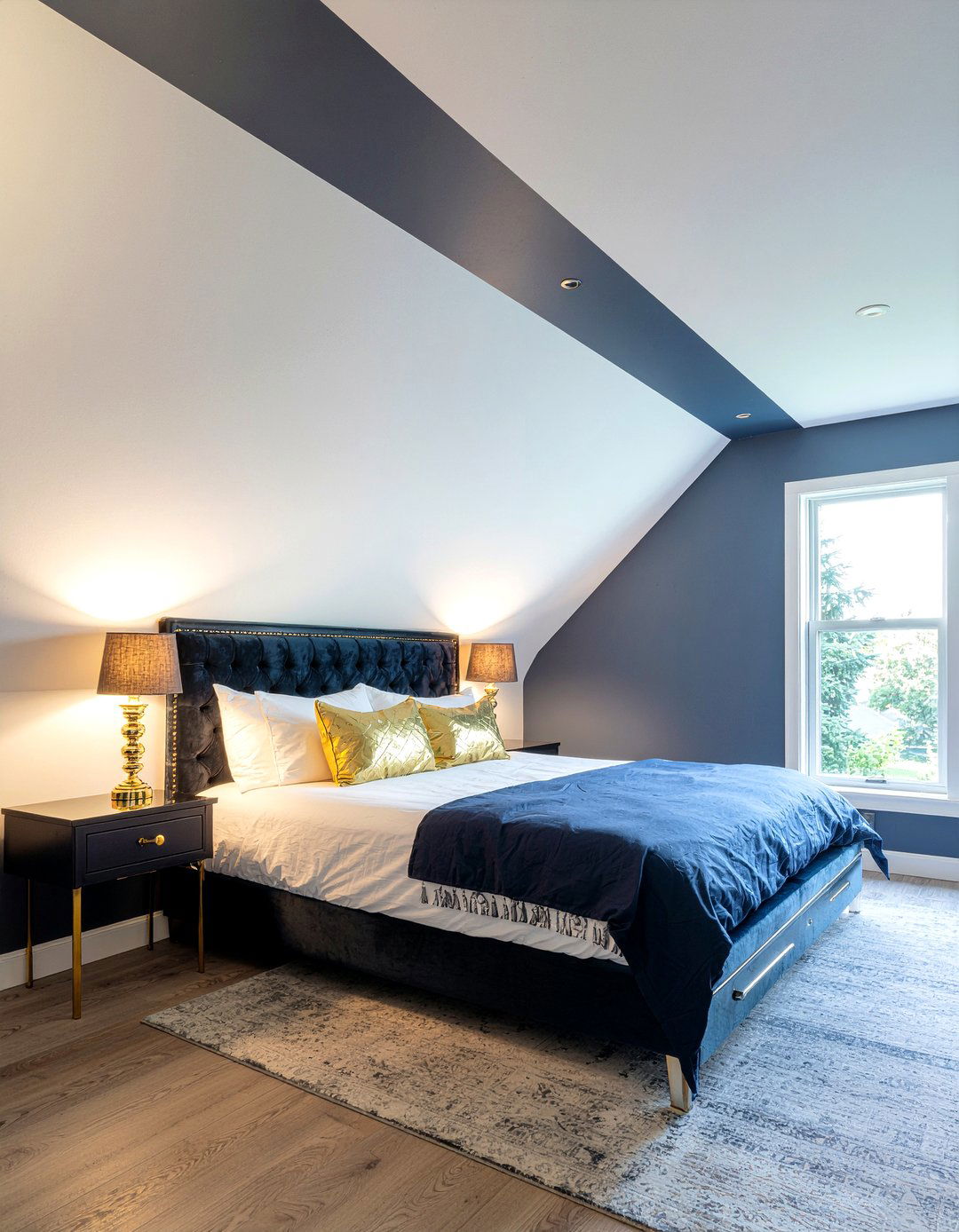 Painted sloped ceiling - 30 sloped ceiling bedroom ideas