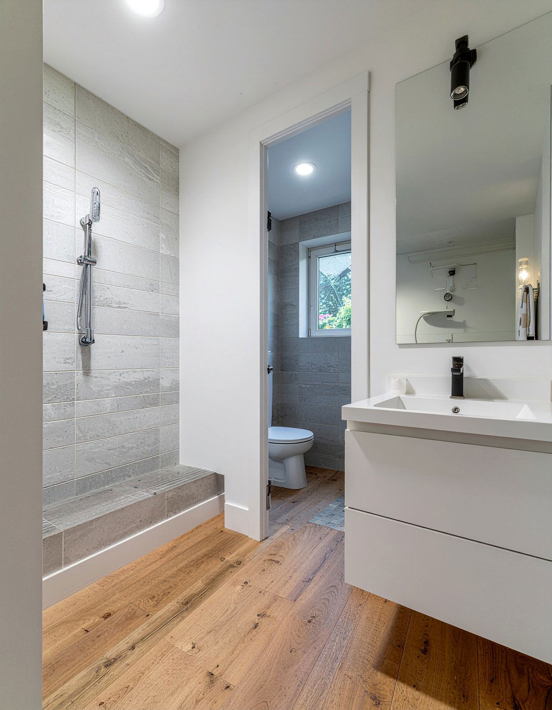 Pantry to small bathroom - 30 bathroom conversion ideas