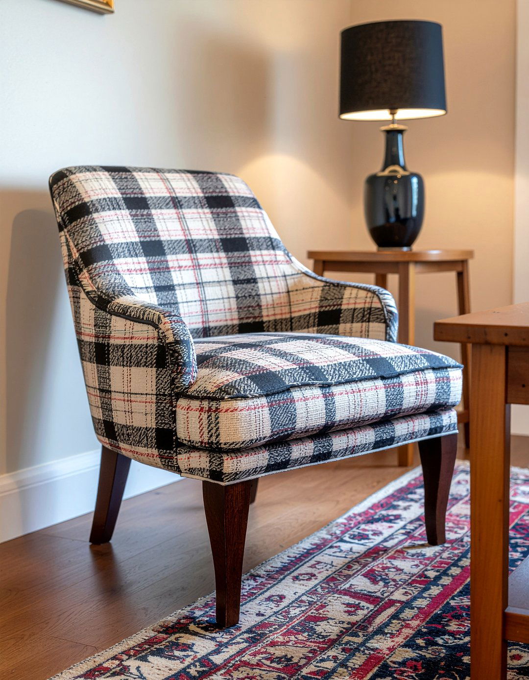 Patterned chair - 30 bedroom reading chairs