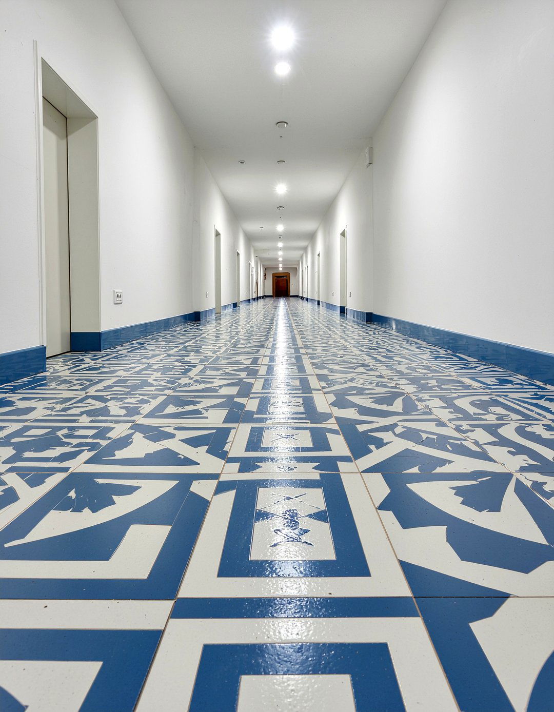 Patterned floor tile - 30 primary bathroom ideas