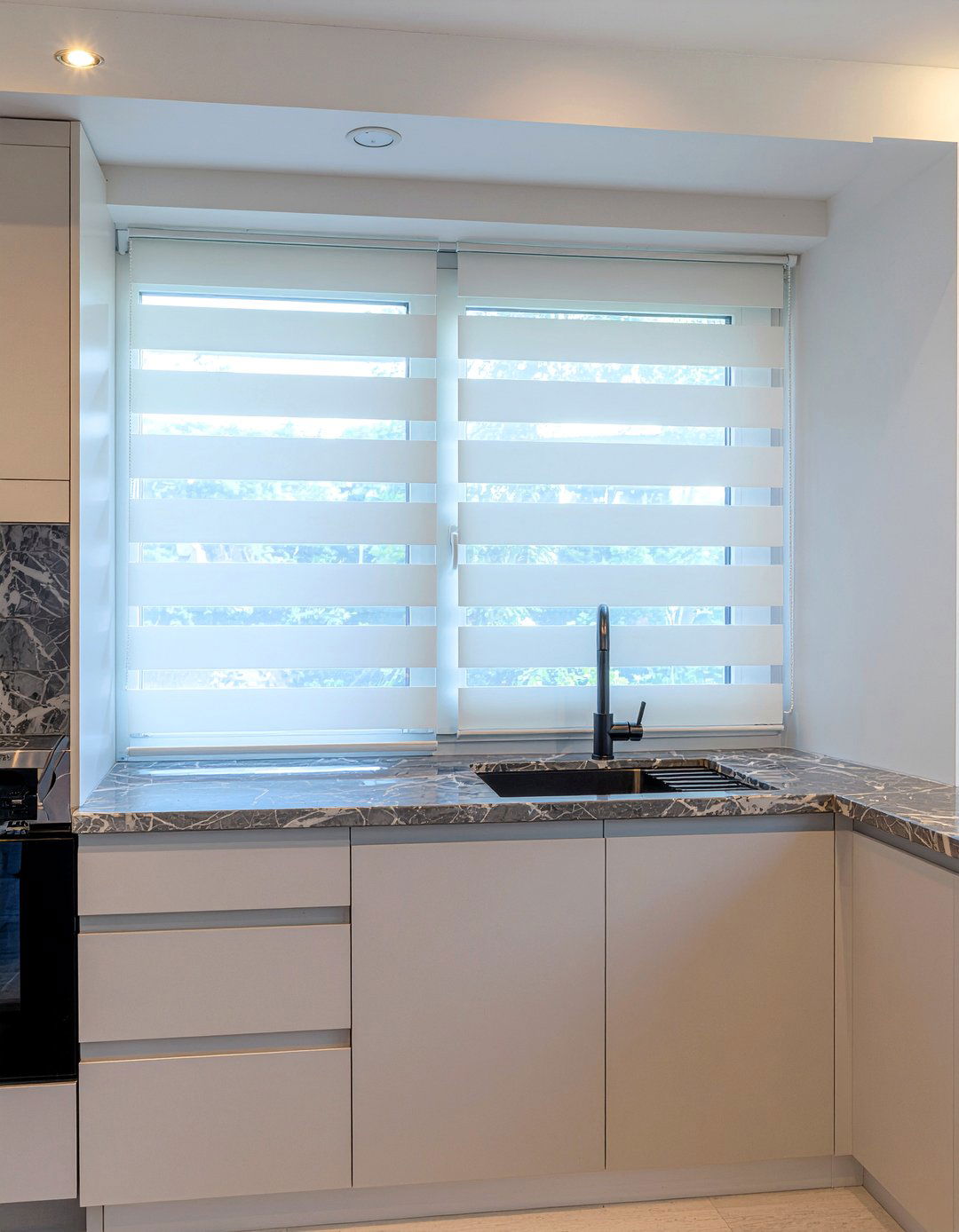 Patterned laminate shutters - 30 kitchen shutter ideas