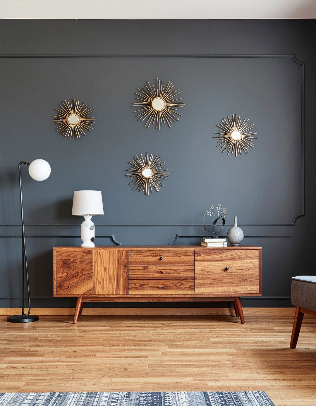 Patterned wallpaper accent - 30 mid-century glam living room ideas