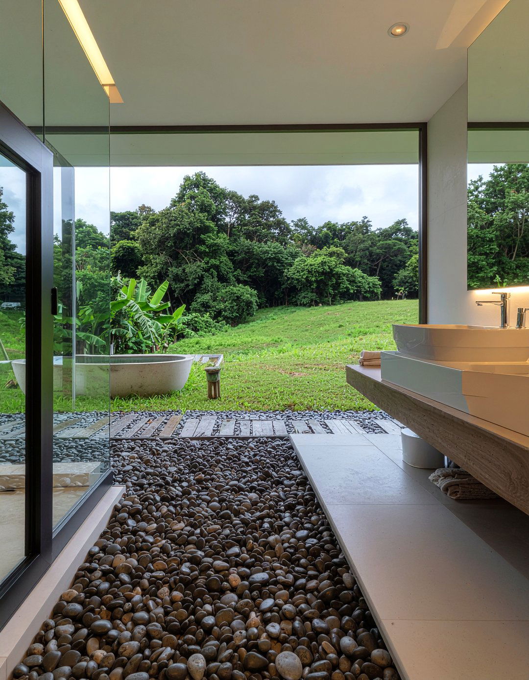 Pebble Floor - 30 jungle bathroom ideas