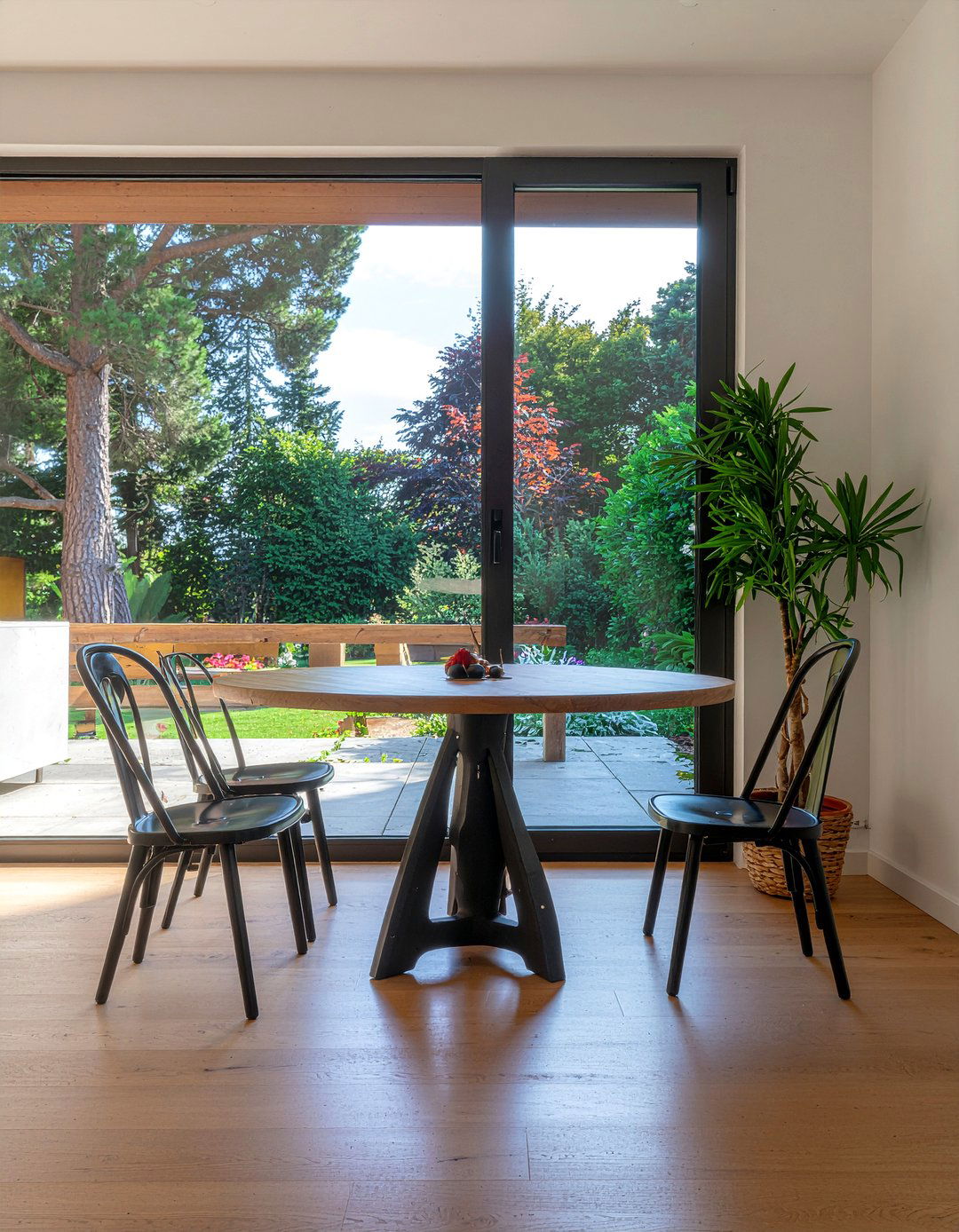 Pedestal Base Table - 30 extendable dining ideas