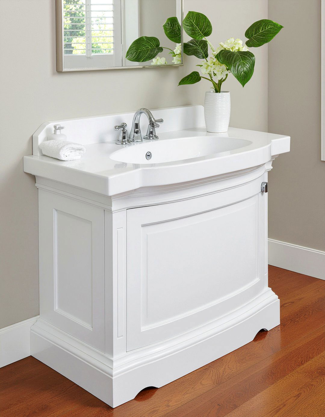 Pedestal sink storage - 30 bathroom must-haves