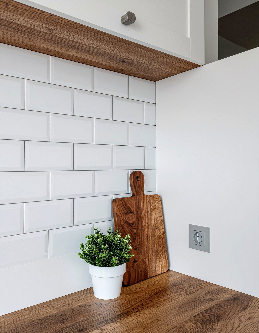 Peel And Stick Backsplash - 30 budget kitchen ideas