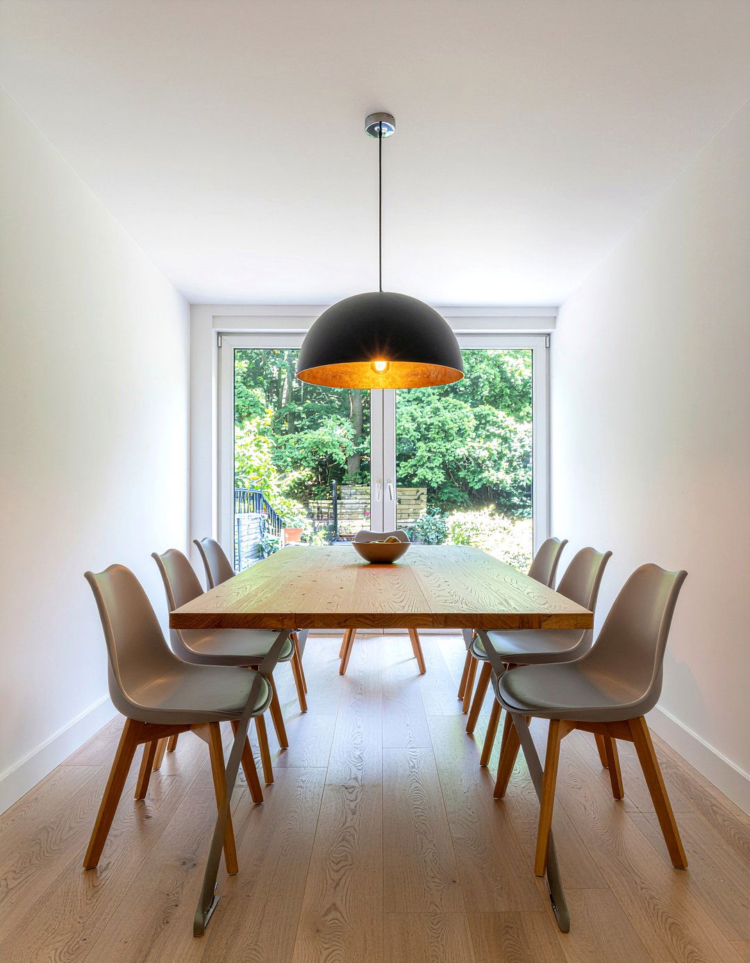 Pendant lighting over dining table - 30 practical dining room ideas