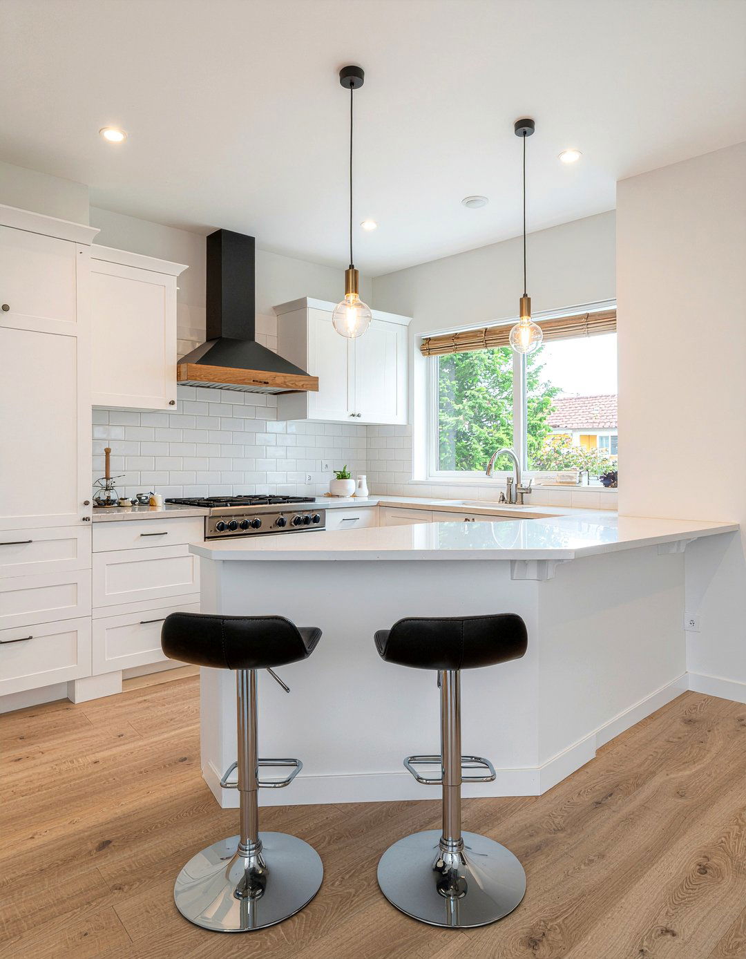 Peninsula Kitchen Breakfast Bar - 30 kitchen breakfast bar ideas