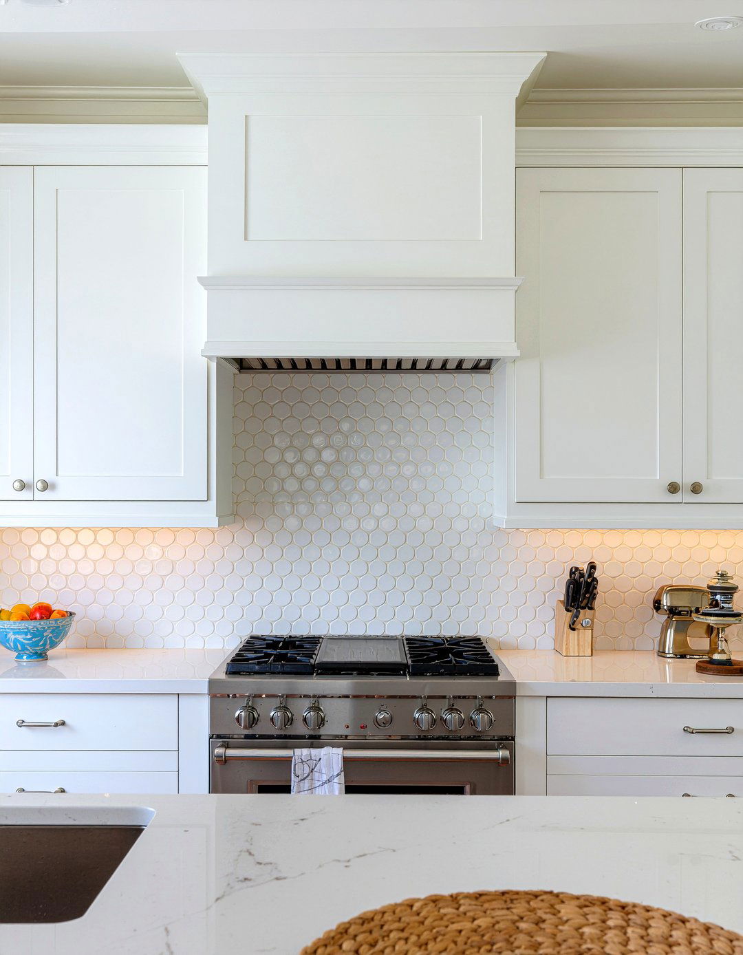 Penny round tile backsplash - 30 mosaic tile kitchen backsplash ideas