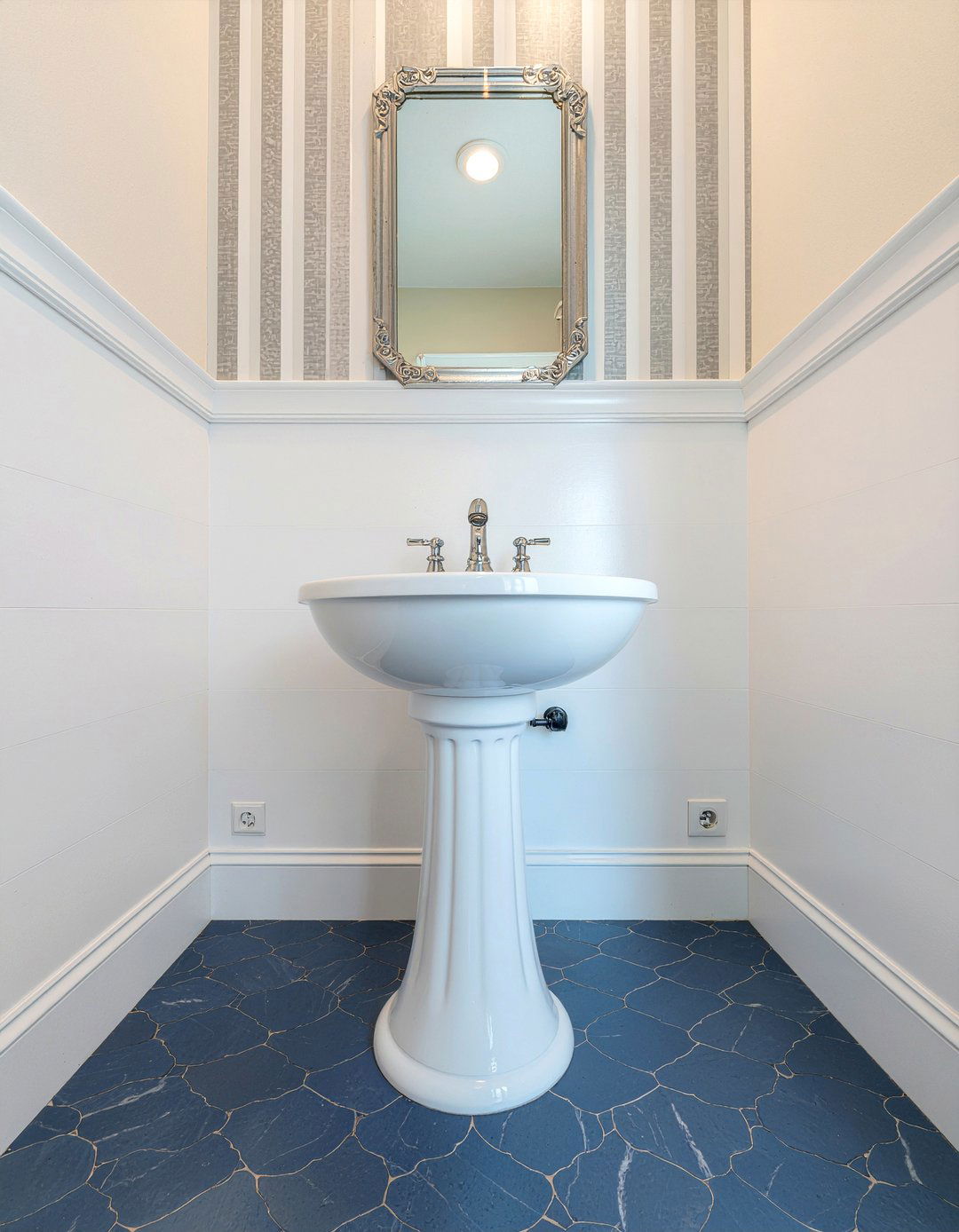 Penny tile and vertical stripe wallpaper - 30 bathroom pattern mixing ideas