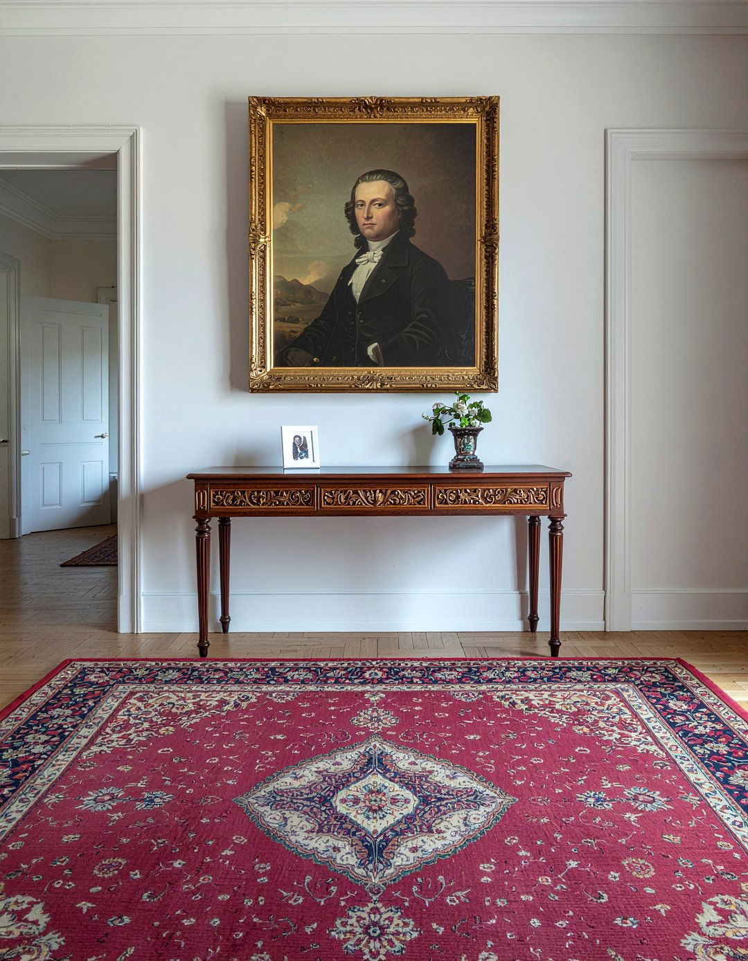 Period portrait art - 30 Georgian living room ideas