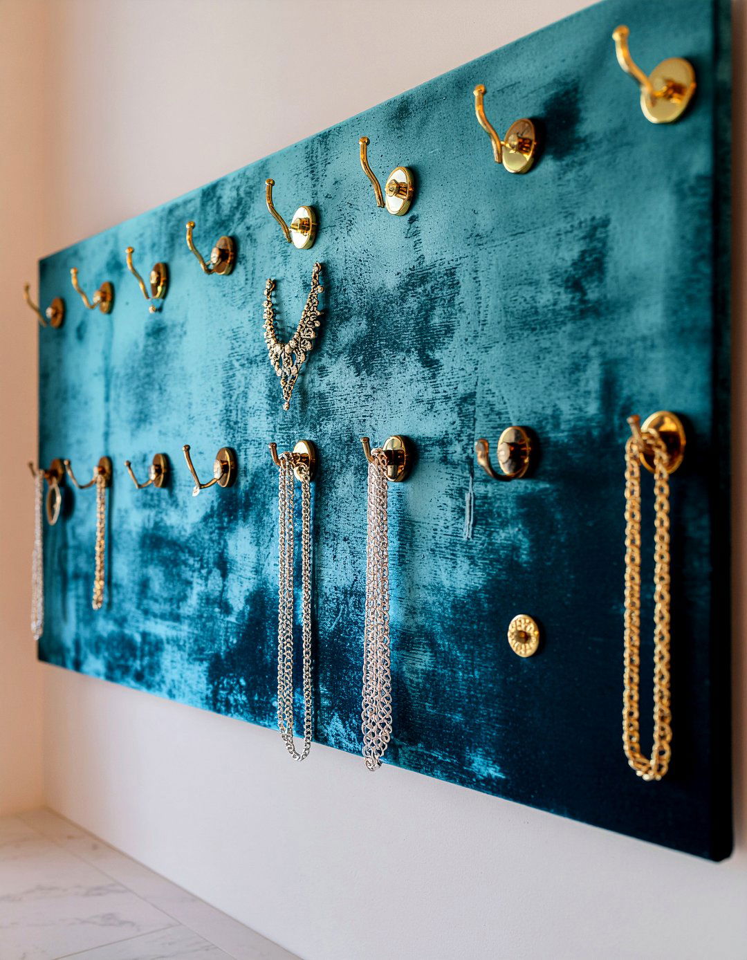 Personalized jewelry display - 30 bedroom personalized ideas