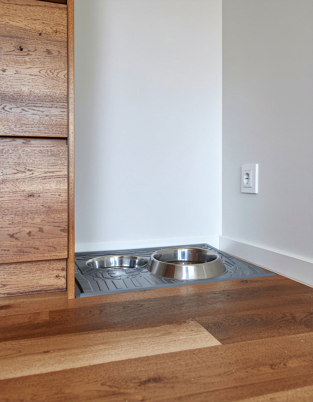 Pet Feeding Station Kitchen Bump Out - 30 kitchen bump out ideas