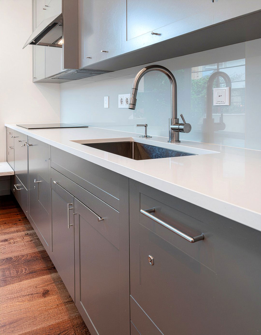 Pewter and gray kitchen - 30 mixed material kitchen ideas