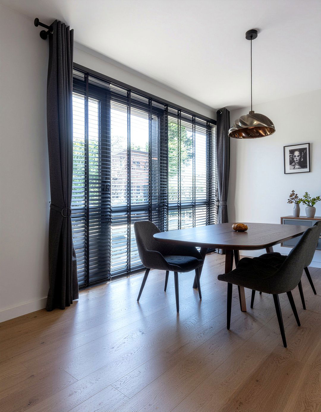 Pinch Pleat Curtains - 30 dining room window treatment ideas