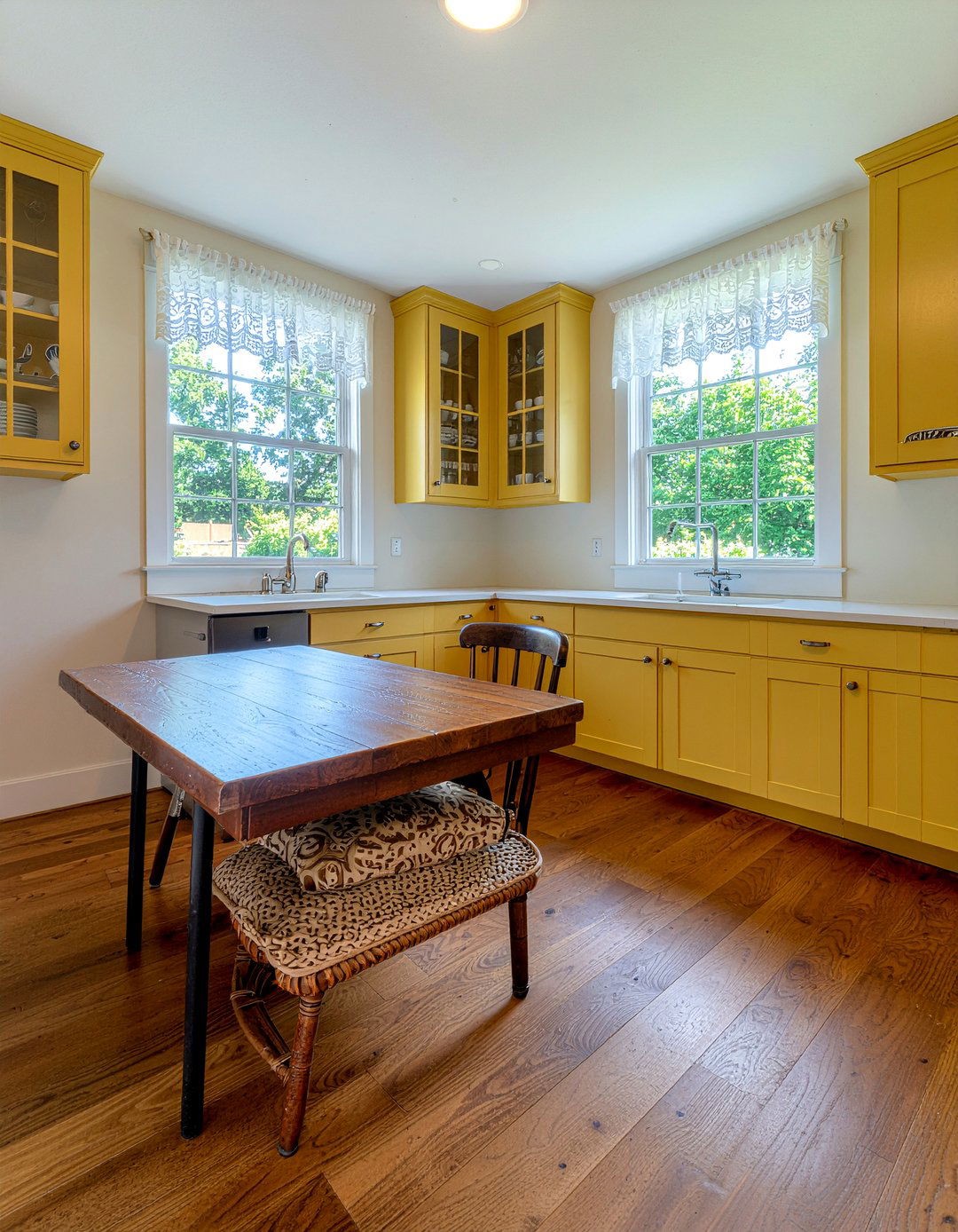 Pine Wood Kitchen Flooring - 30 hardwood floor kitchen ideas