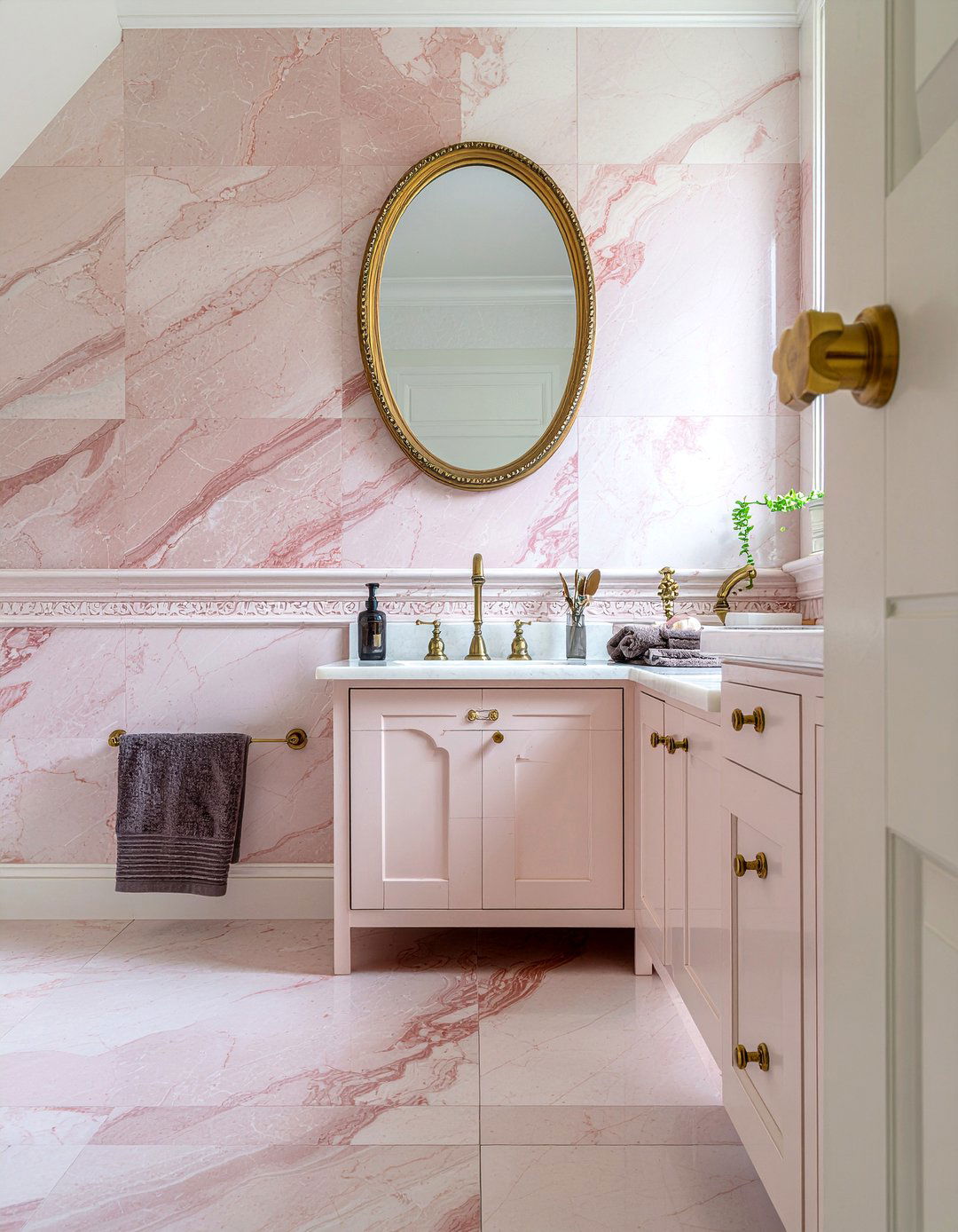 30 Chic Pink Marble Bathroom Ideas for a Luxurious Retreat