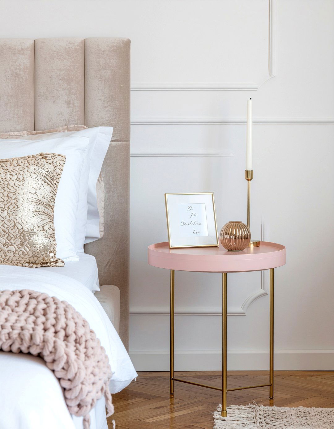 Pink round nightstand - 30 bedroom round nightstands