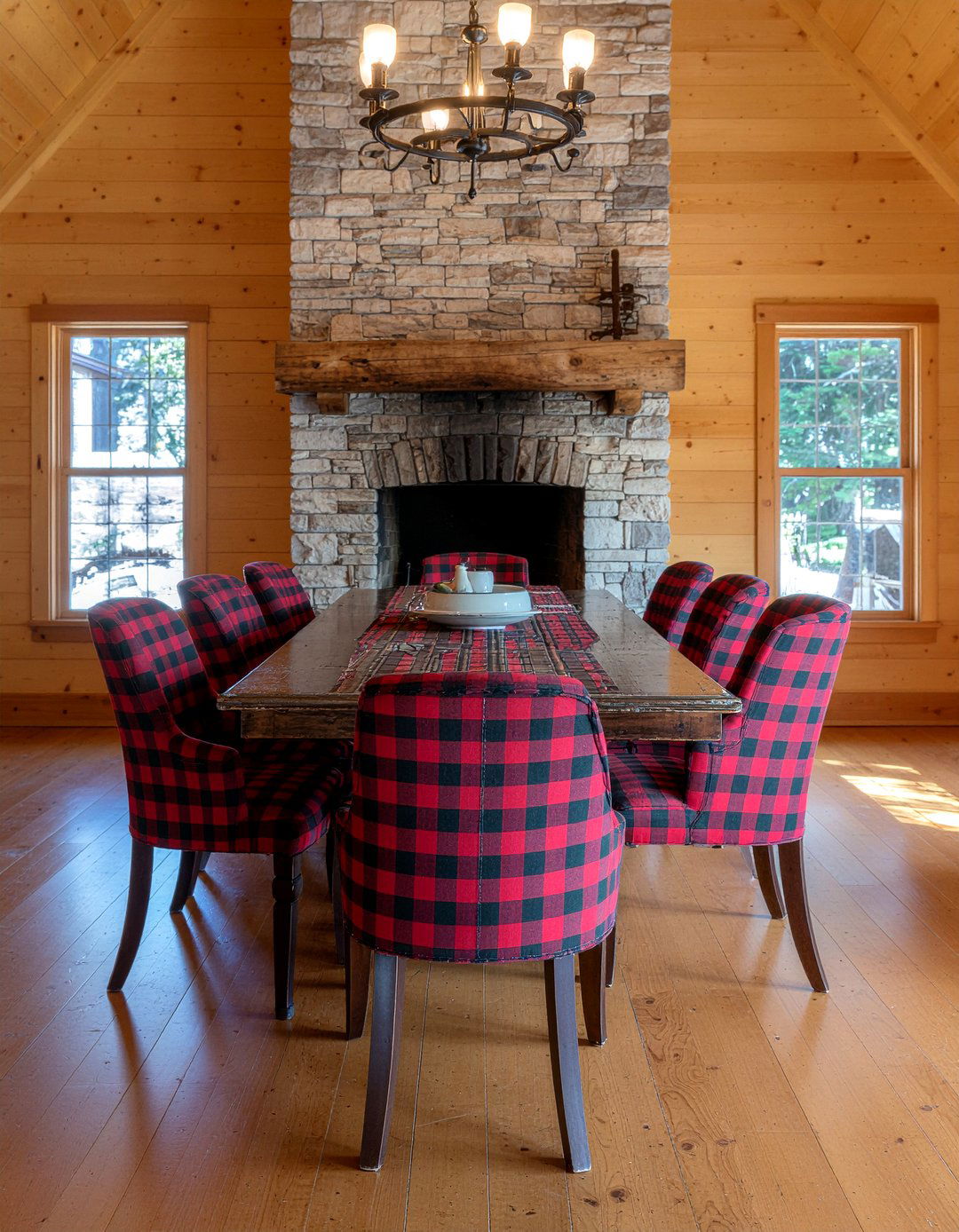 Plaid chair upholstery - 30 cabin dining room ideas
