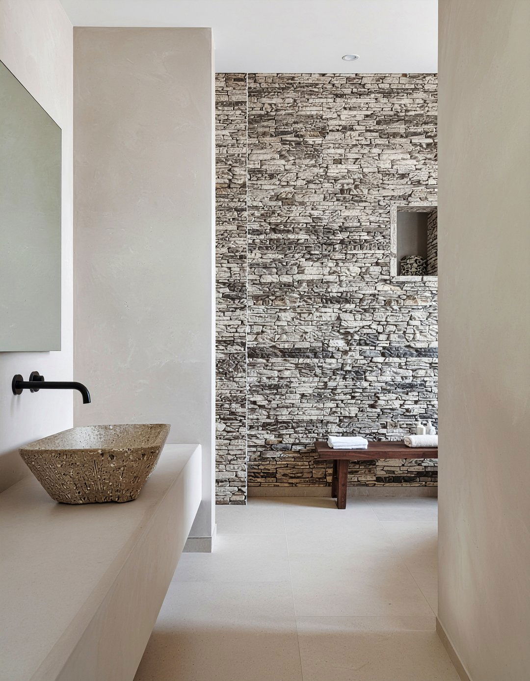 Plaster and stone bathroom walls - 30 bathroom material mixing ideas