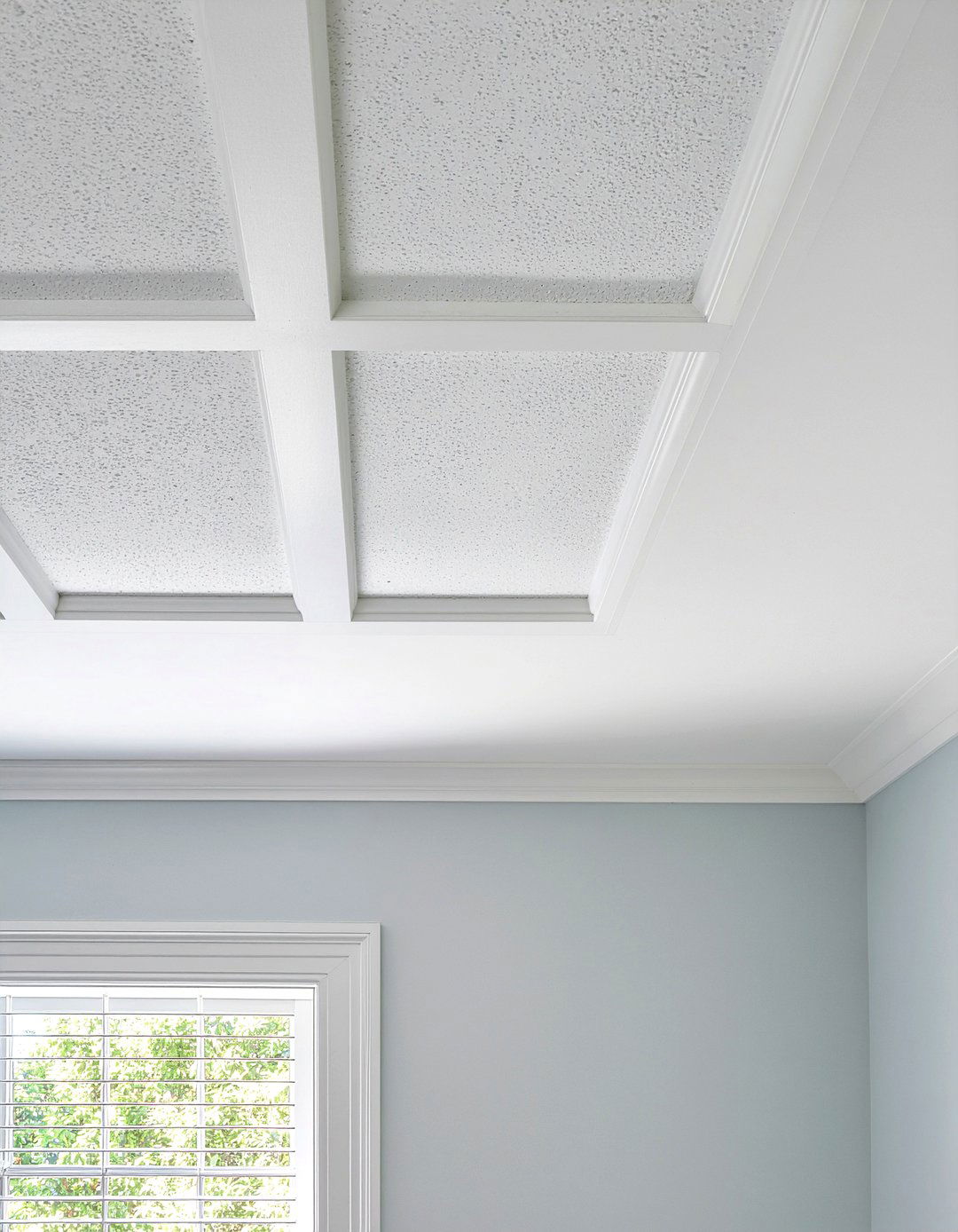 Plaster crown molding - 30 Georgian bedroom ideas