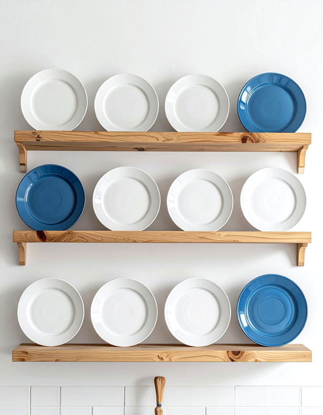 Plate rack wall display - 30 rustic farmhouse kitchen ideas