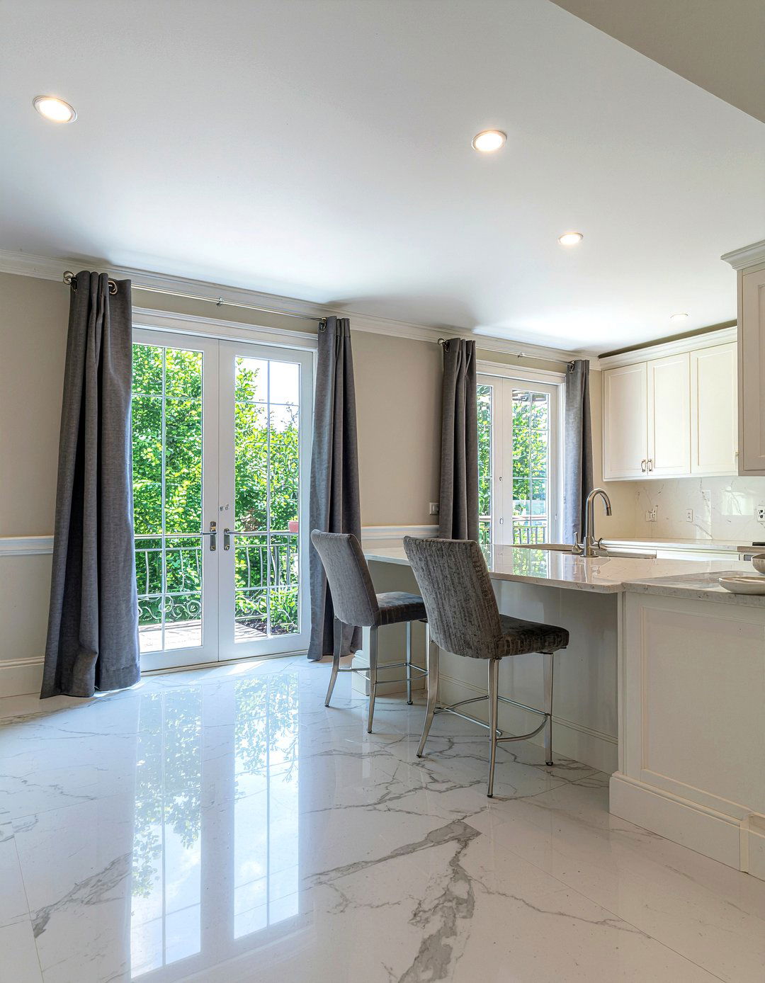 Pleated Cafe Curtains - 30 kitchen curtain ideas