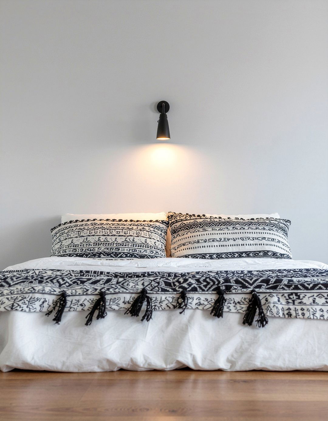 Plug in wall light - 30 bedroom wall lights