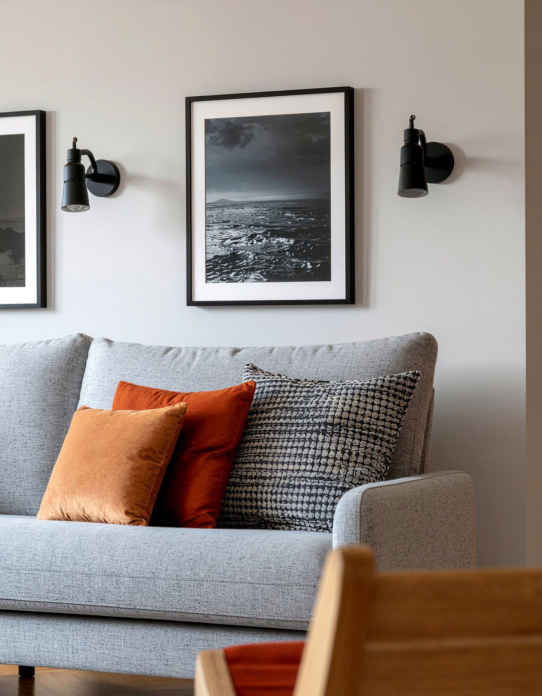 Plug in wall sconce - 30 renter living room ideas