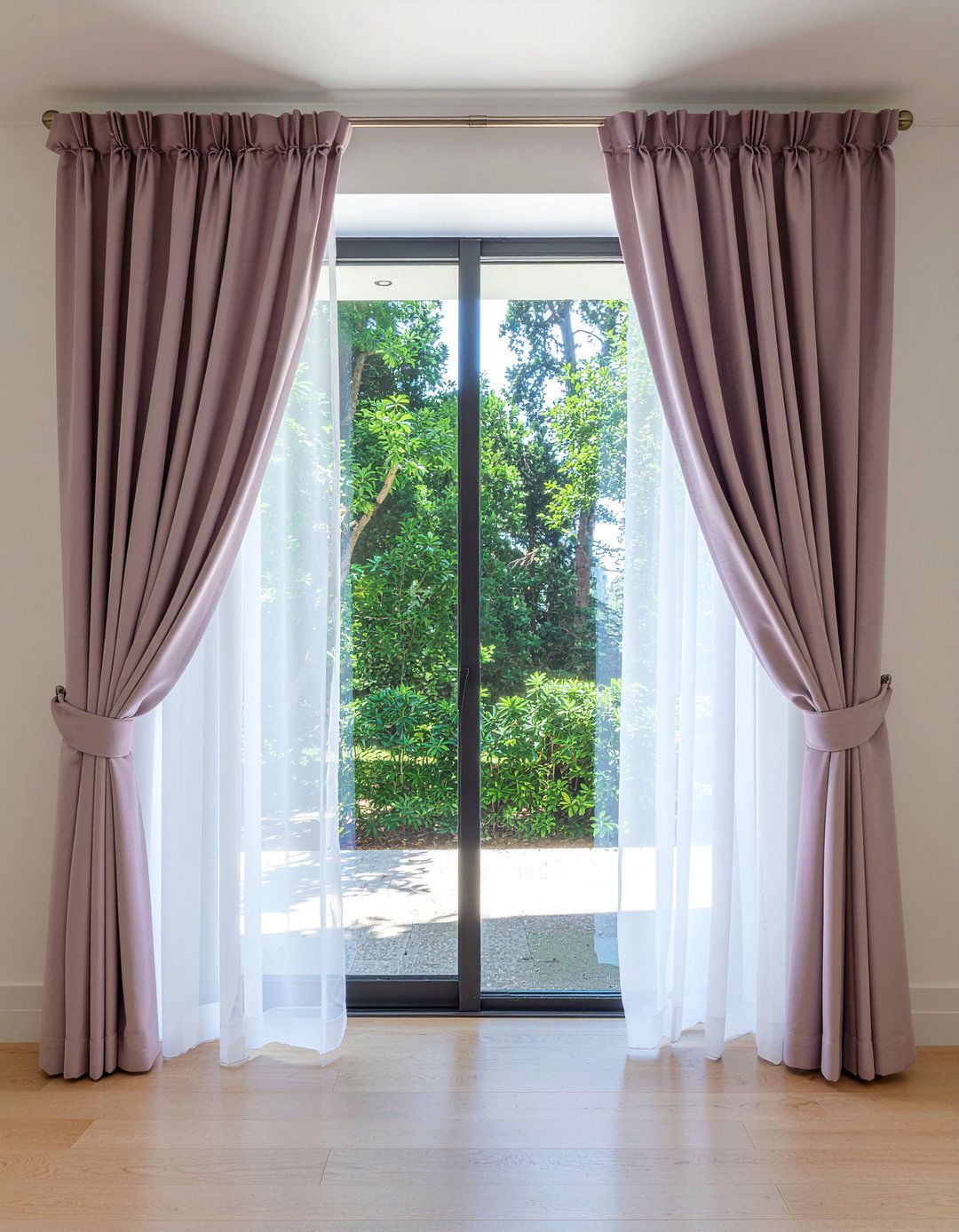 30 Rich Plum Living Room Ideas for a Sophisticated Look