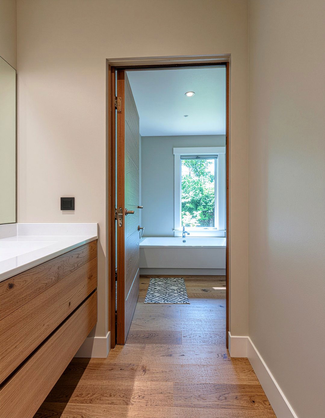 Pocket door - 30 bathroom design tips