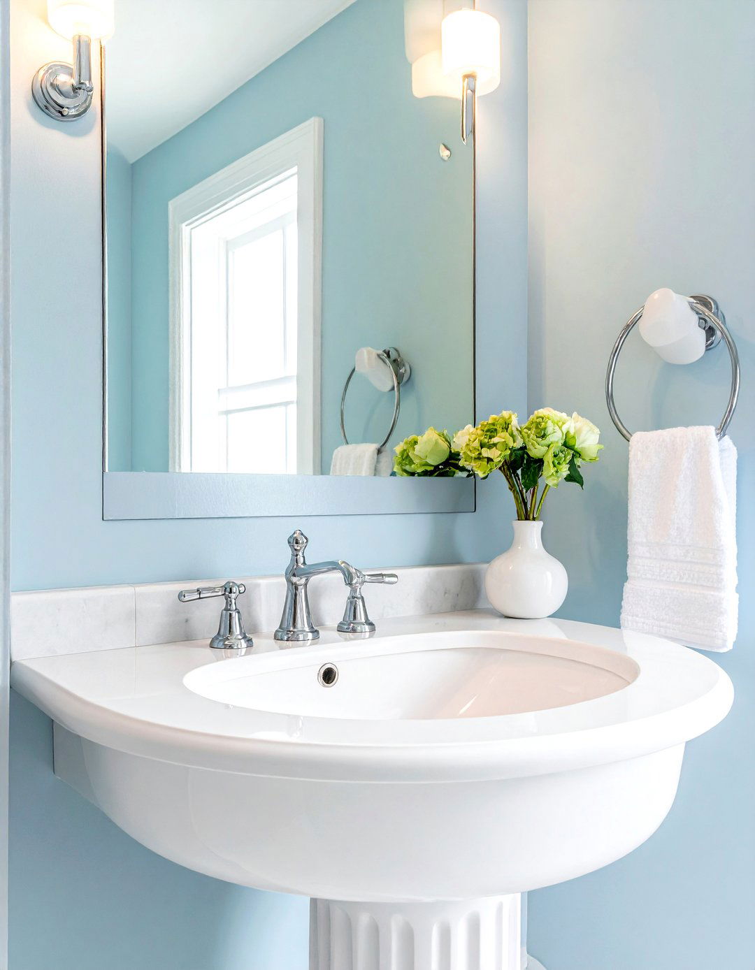 Polished Chrome Bathroom Faucet - 30 centerset faucet ideas