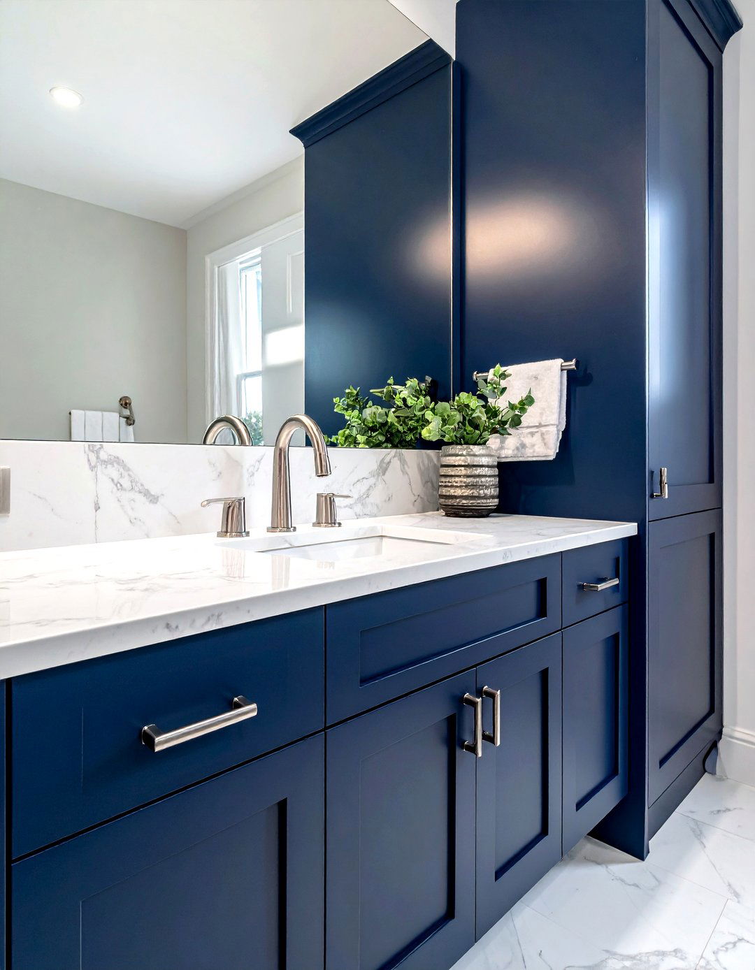 Polished Nickel Hardware - 30 transitional bathroom ideas