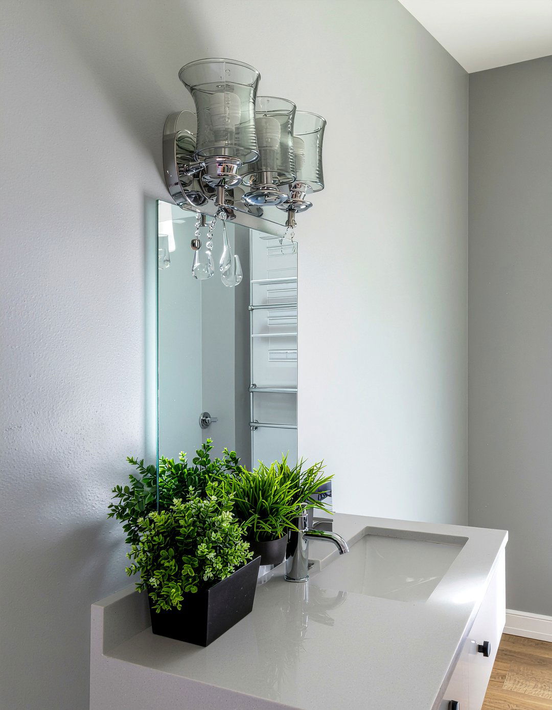 Polished Nickel Vanity Light - 30 nickel bathroom ideas