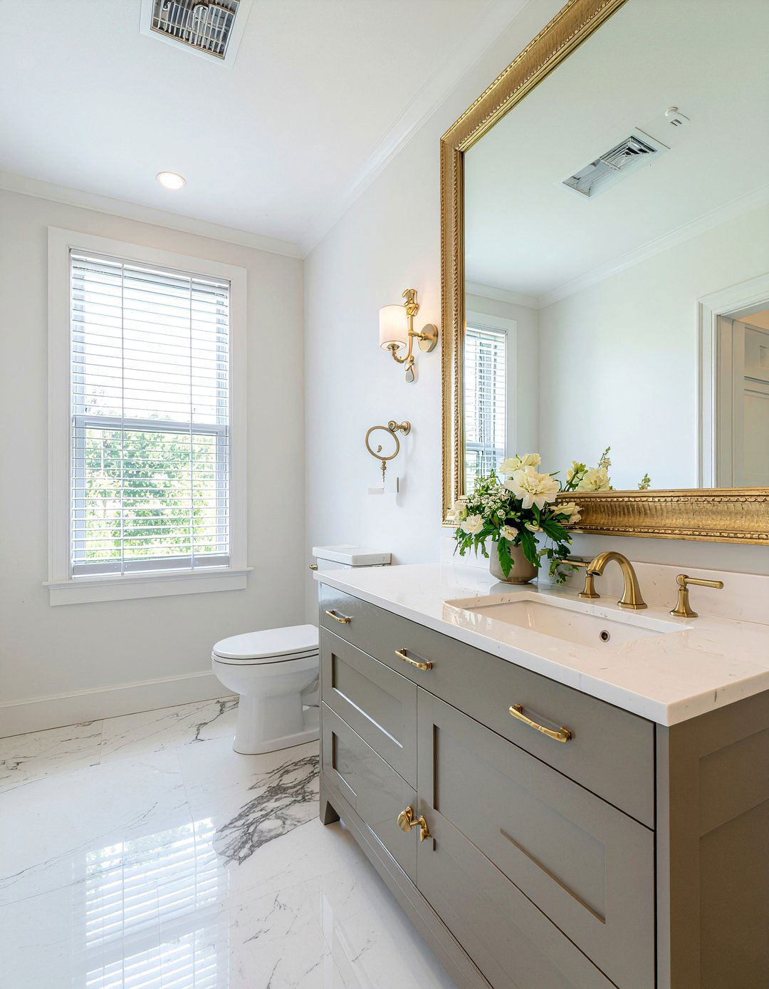 Polished brass and silver - 30 mixed metal bathroom ideas