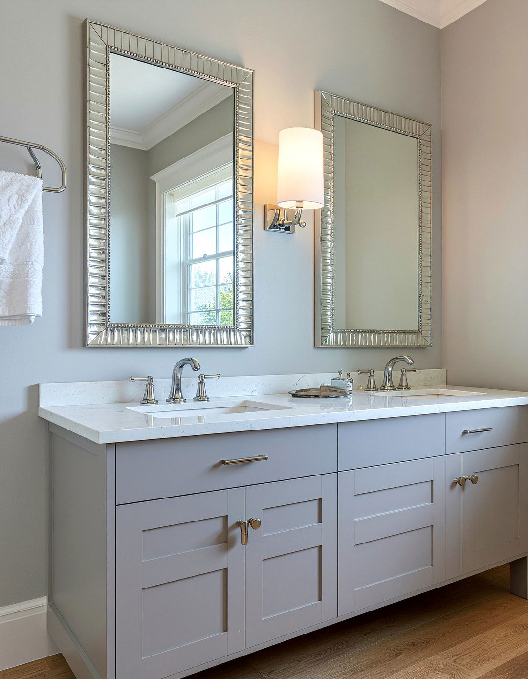 Polished nickel hardware - 30 Georgian bathroom ideas