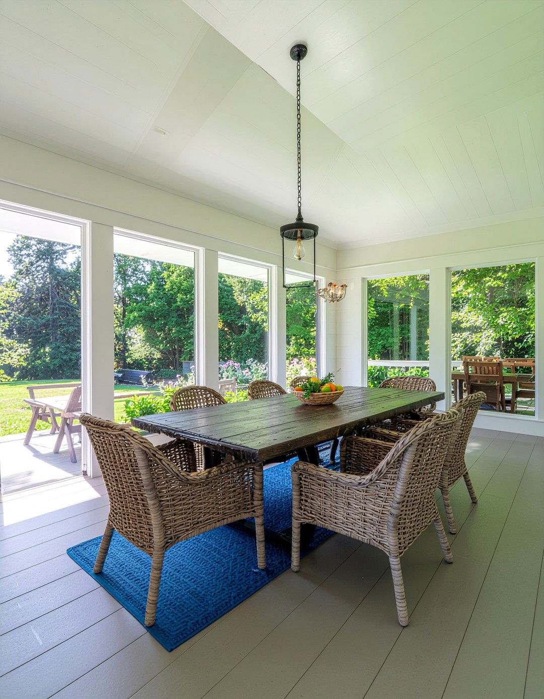 Porch Dining Room - 30 converted space dining room ideas