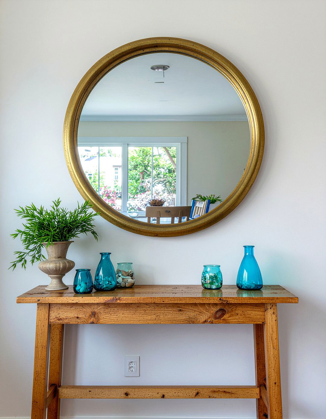 Porthole Mirror - 30 ocean-inspired dining room ideas