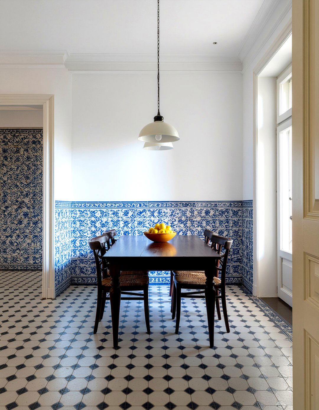 Portuguese Style Dining Room - 30 European dining room ideas