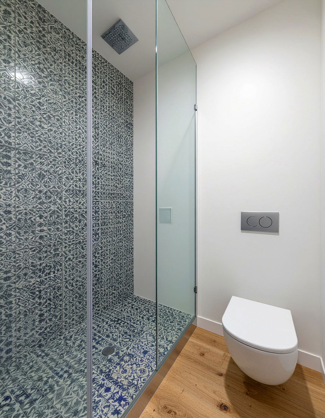 Portuguese tile walk in shower - 30 Portuguese tile bathroom ideas