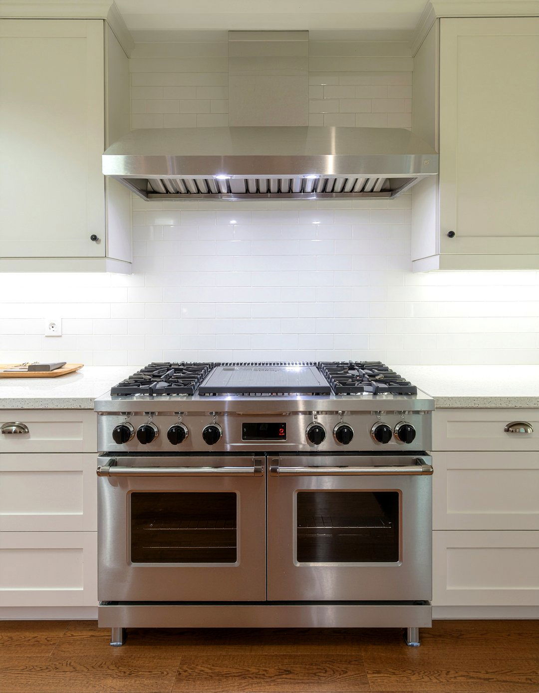 Professional range stove - 30 industrial kitchen ideas