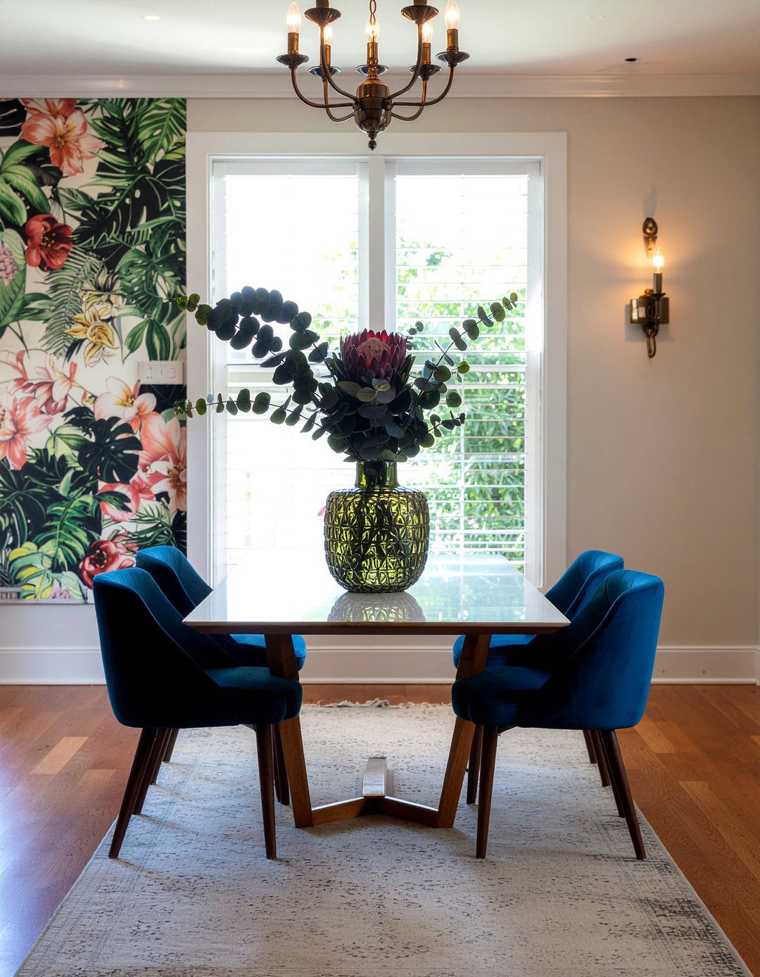 Protea exotic floral display - 30 floral centerpiece dining ideas