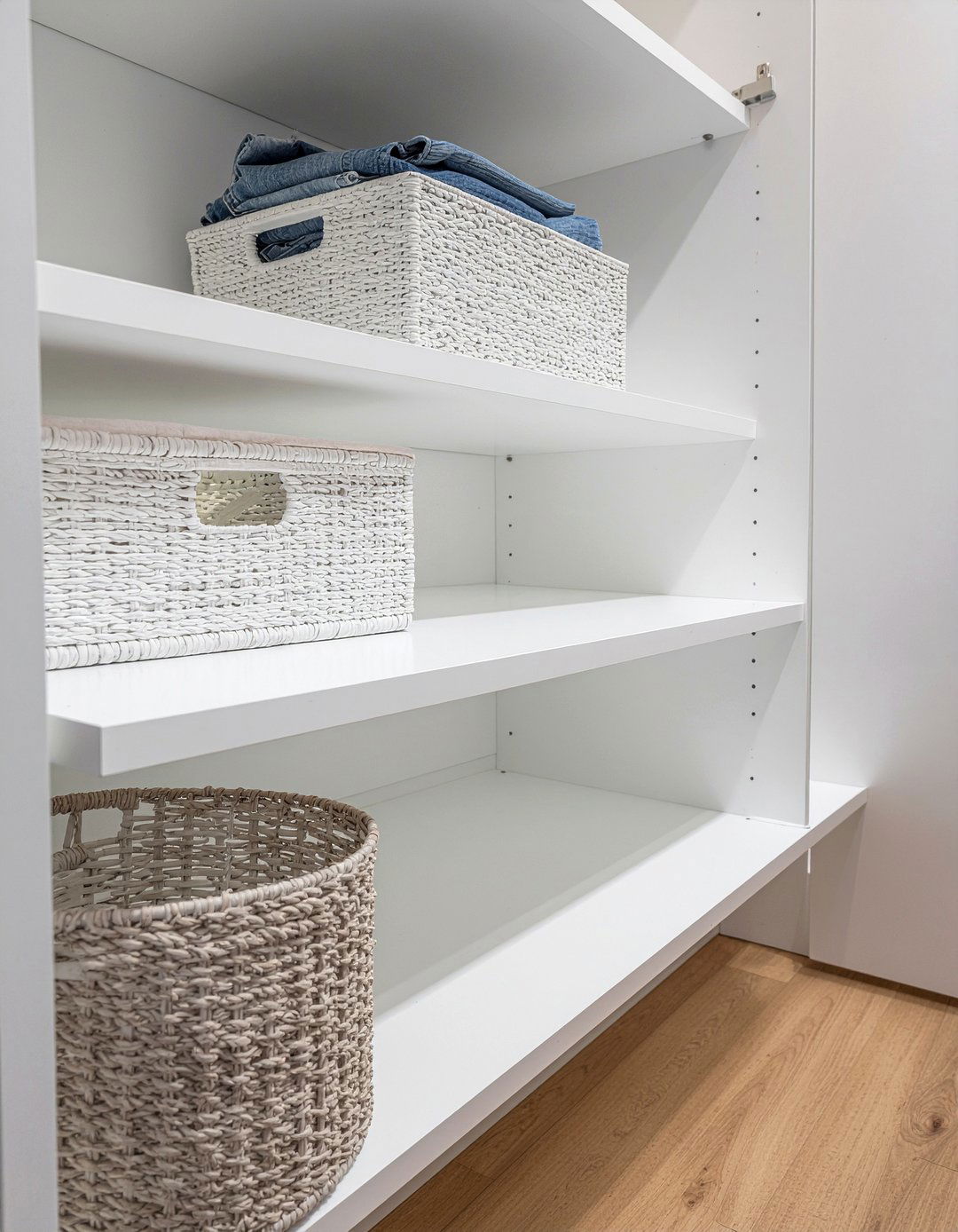 Pull out shelving bedroom - 30 bedroom extendable furniture ideas