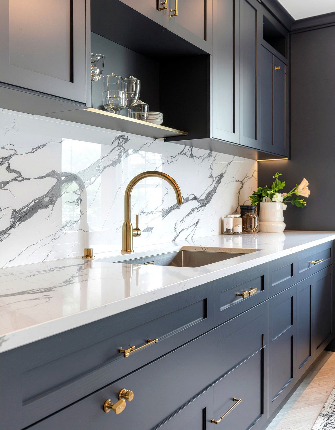 Quartz Backsplash Brass Hardware - 30 quartz backsplash kitchen ideas