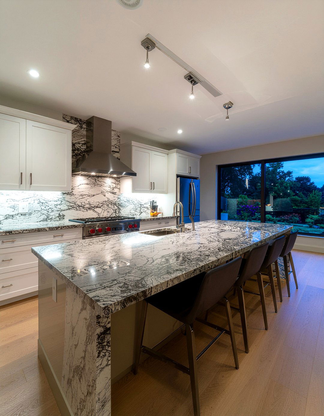 Quartz Backsplash Under Cabinet Lighting - 30 quartz backsplash kitchen ideas